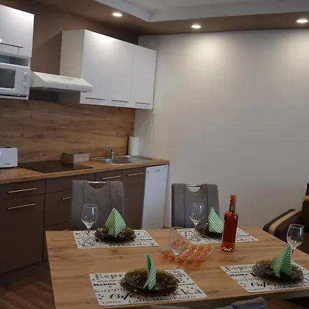 Souvenir Apartment *